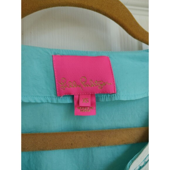 Lilly Pulitzer Size XS Blouse Flared Sleeve Blue White Embroidered V-Neck - Picture 2 of 4